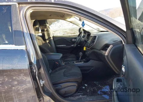 2016 Jeep Cherokee Latitude from USA, damaged, VIN 1C4PJMCS1GW145782